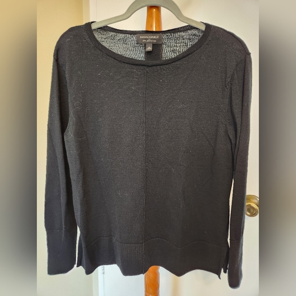 Banana Republic Factory Size M Merino Wool Sweater in Black - Picture 1 of 5